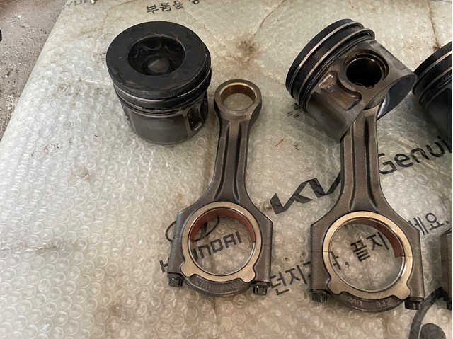 HYUNDAI 235102F100 Шатун поршня двигателя в наличии Ужгород