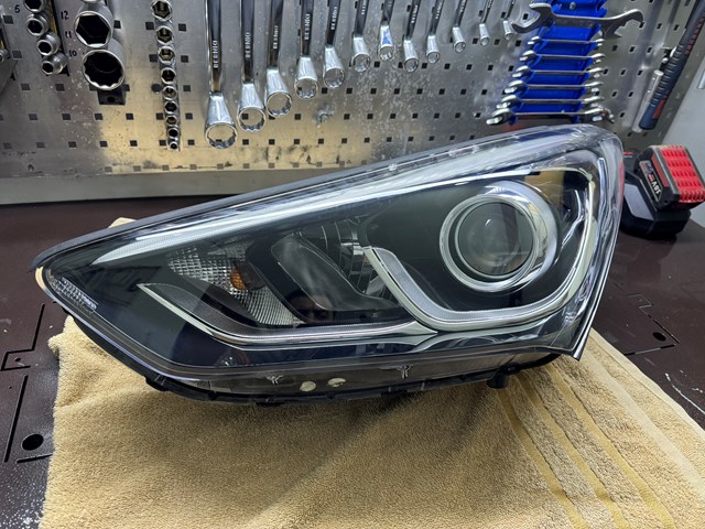921012W700 HYUNDAI Фара левая купить в Черкассы