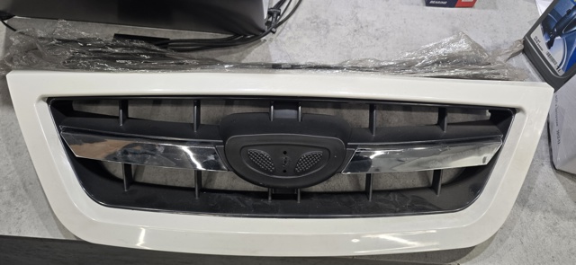 Решетка радиатора S3052021 MARKET (OEM)