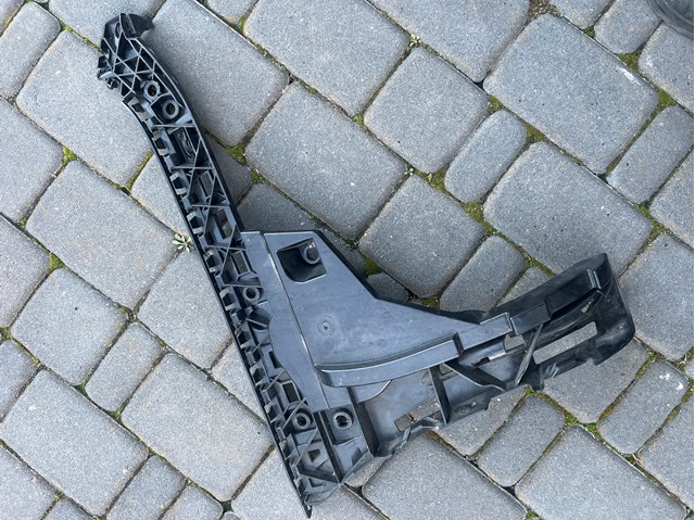 Направляющая заднего бампера, левая A2138850163 MERCEDES