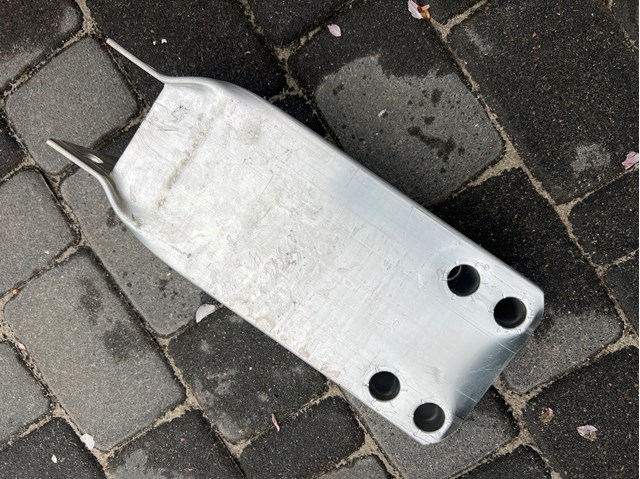 Кронштейн усилителя переднего бампера A2236205400 MERCEDES