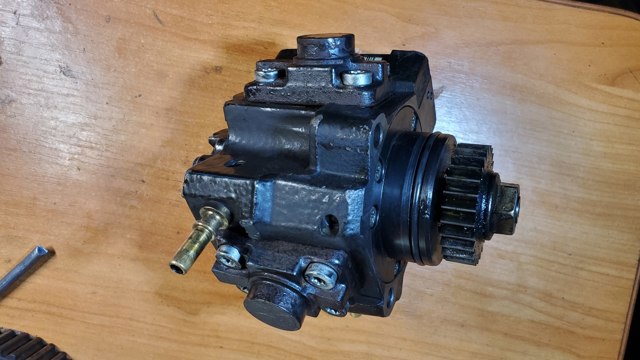 Насос топливный высокого давления 0445010223 BOSCH