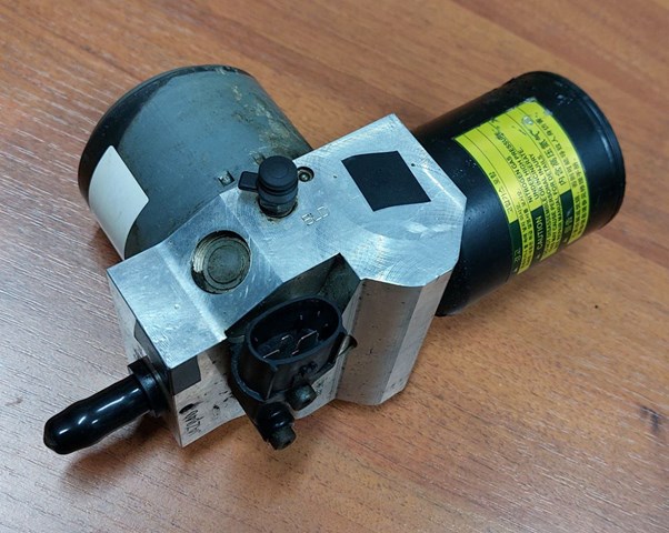 Блок управления АБС  586204U500 HYUNDAI