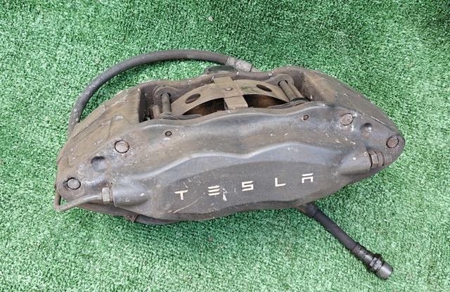 Тормозной суппорт 104264000F TESLA