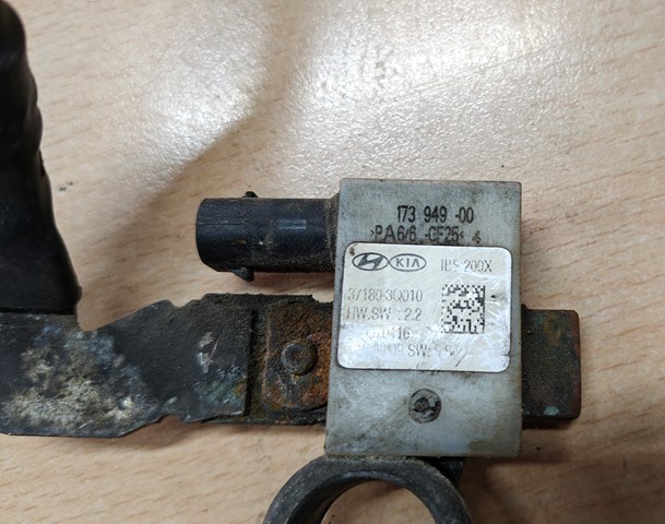 371803Q010 HYUNDAI купить в Черновцы