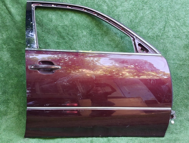 Пассажирская передняя дверь 6700150040 TOYOTA