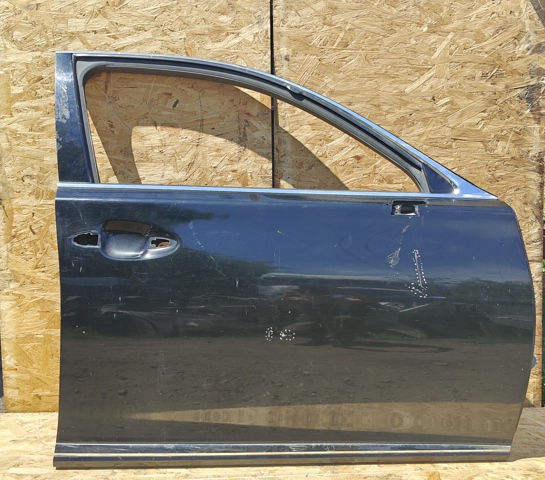 Пассажирская передняя дверь 6700150080 TOYOTA