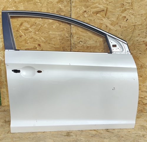 Пассажирская передняя дверь 76004C2000 HYUNDAI