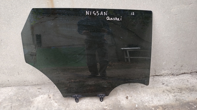 Окно задней двери 823004ET0A NISSAN