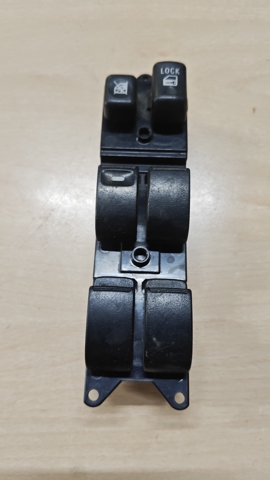 Кнопки переднего левого стекло подъёмника 8608A058 MITSUBISHI
