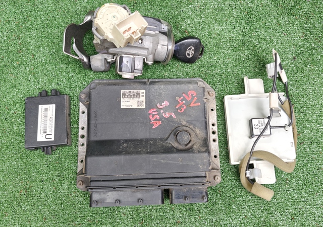 Мозги двигателя 8966106C21 TOYOTA