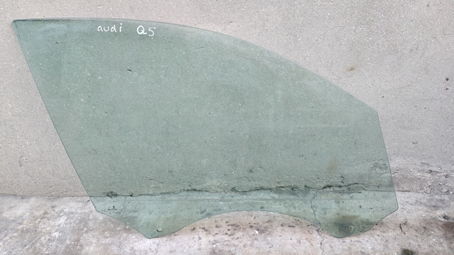 Стекло передней правой двери 8R0845202D VAG