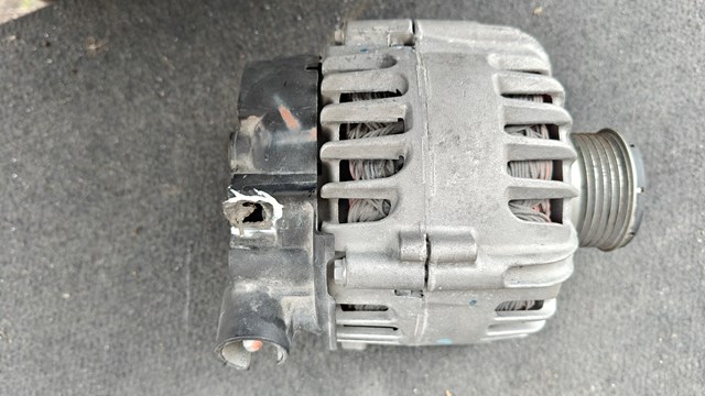 Генератор автомобильный Пежо 308 2