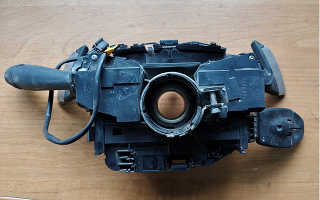98312545ZD PEUGEOT Правый подрулевой переключатель купить в Николаев