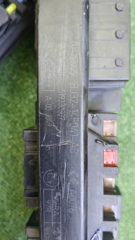 LAND ROVER BJ3214F041AC в наличии Житомир