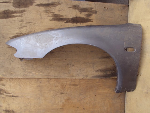 Переднее левое крыло Мазда Кседос 6