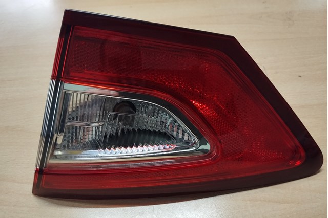 Фонарь задний внутренний правый DS7313A602AD FORD