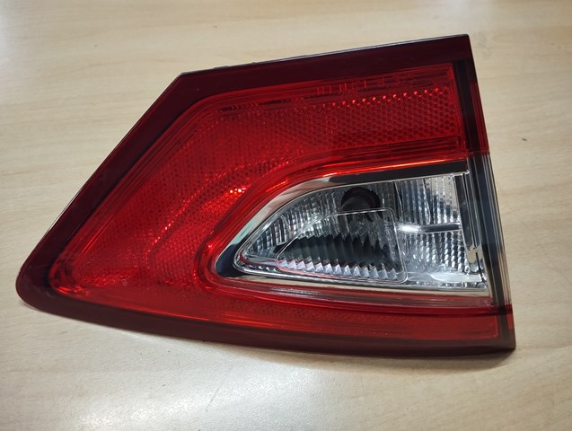 Задний левый внутренний фонарь DS7313A603AD FORD
