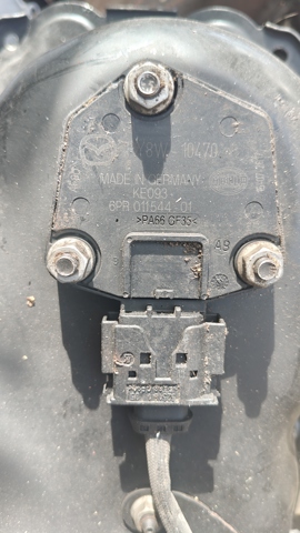 Датчик уровня масла двигателя PY8W10470 MAZDA