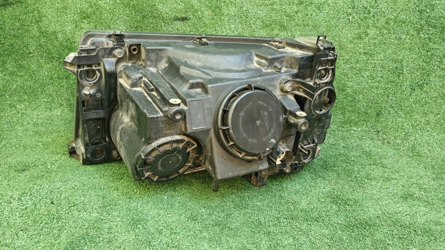 XBC501723LZN LAND ROVER Правая фара купить в Киев