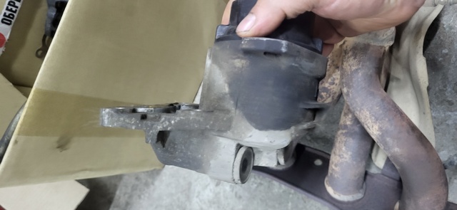 1562037010 TOYOTA Крышка масляного фильтра купить в Чернигов