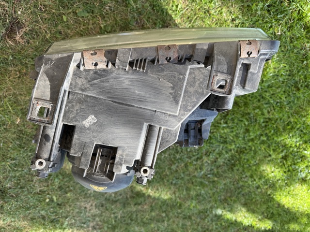 LAND ROVER XBC001310 Левая фара в наличии Житомир