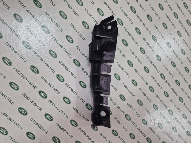 Правое крепление переднего бампера LR055883 LAND ROVER