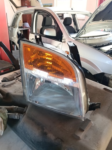 Правая блок фара 1547721 FORD
