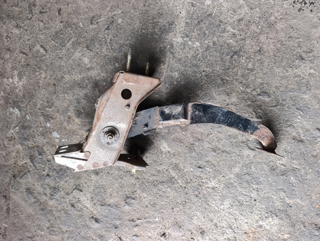 Педаль сцепления 465403S300 NISSAN