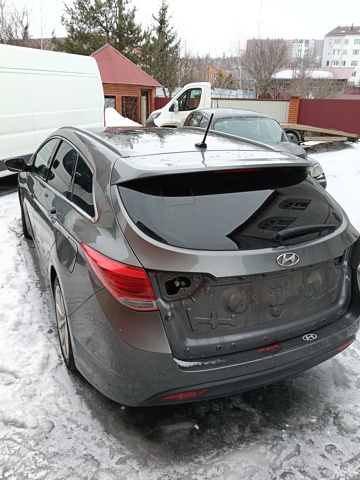Пятая дверь 737003Z020 HYUNDAI