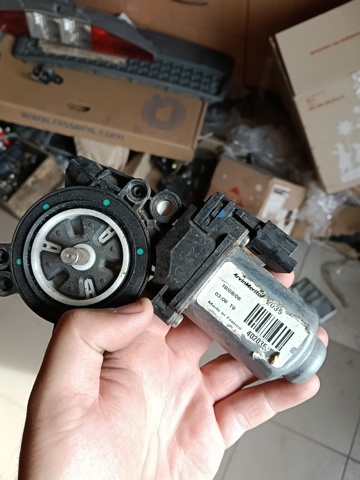Стеклоподъемник с электродвигателем Nissan Qashqai I