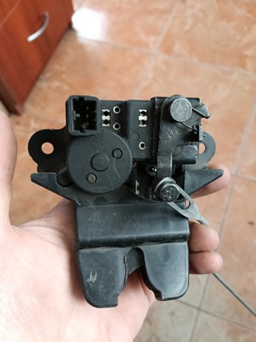Замок пятой двери 812302F500 HYUNDAI