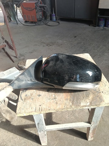 Левое боковое зеркало 8794033821 TOYOTA