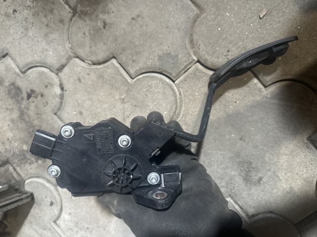 Педаль акселератора 36010AG140 SUBARU