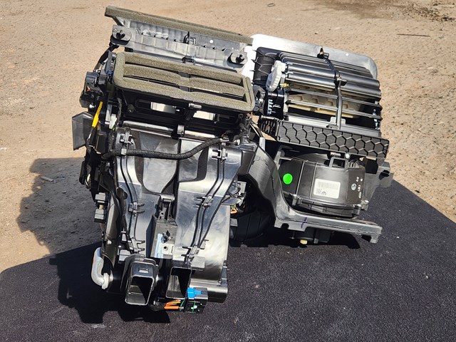 CHRYSLER 68350331AA Корпус печки в сборе в наличии Киев
