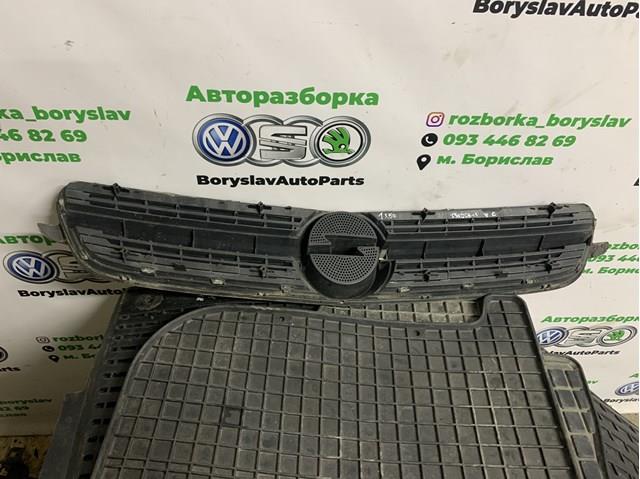 OPEL 13106811 Решетка радиатора в наличии Ровно