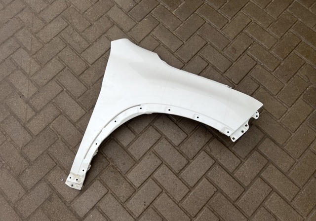 Правое крыло 1607552480 PEUGEOT