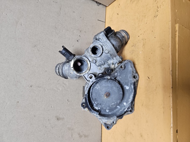 11510393336 BMW Помпа купить в Ирпень