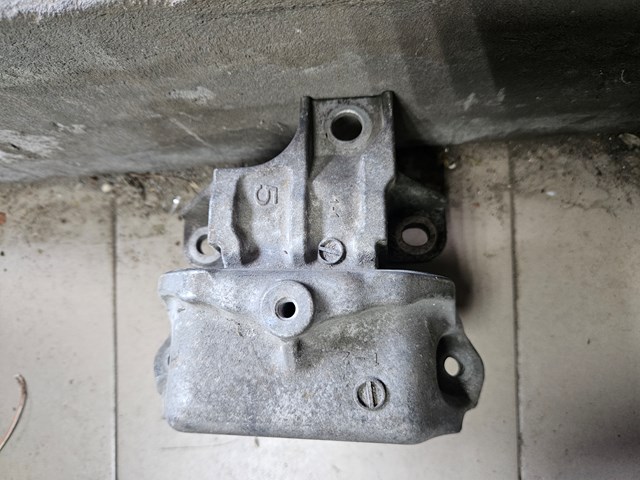 Гидроопора двигателя левая 2910A323 MITSUBISHI