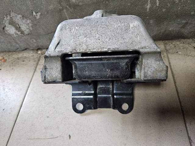 2910A323 MITSUBISHI Левая подушка двигателя купить в Павлоград