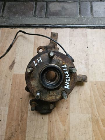 Кулак поворотный передний левый 4321205060 TOYOTA