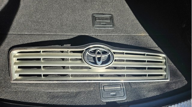 Решетка радиатора 5310005060B0 TOYOTA