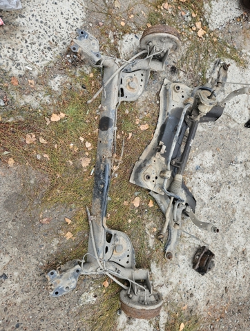 Балка задней подвески, подрамник 55501AX620 NISSAN