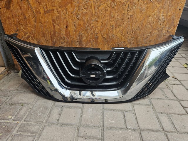 Решетка радиатора 623105AA0A NISSAN