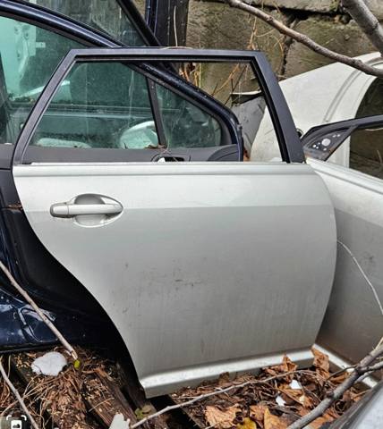 Дверь задняя, правая Toyota Avensis 2