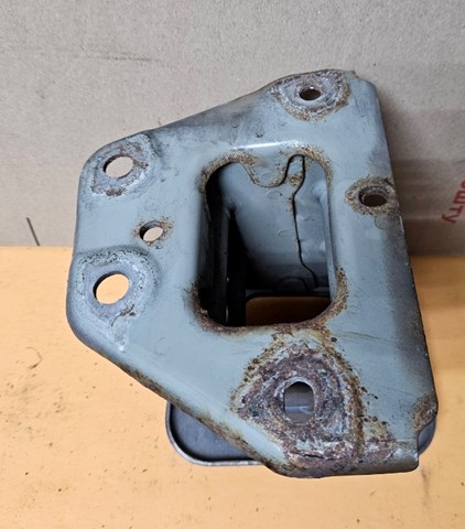 NISSAN 751159U00A Кронштейн усилителя переднего бампера в наличии Кривой Рог