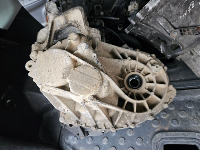 КПП в сборе 7701700598 RENAULT