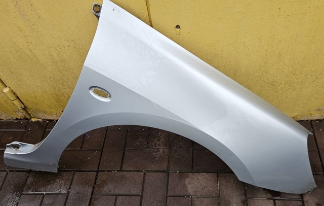 Боковая часть передняя правая 7841N7 PEUGEOT