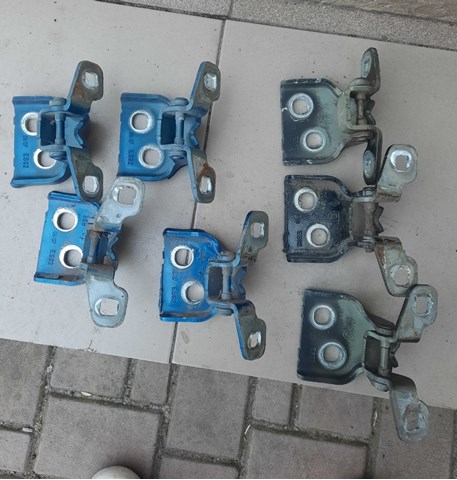 Петля передней двери 804209726R RENAULT