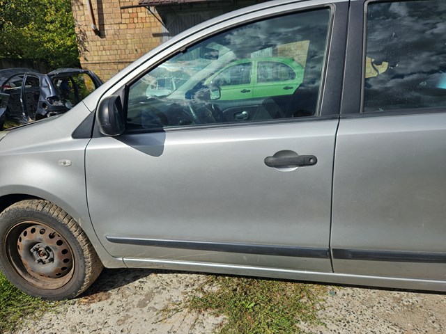 Молдинг передней левой двери 808719U000 NISSAN